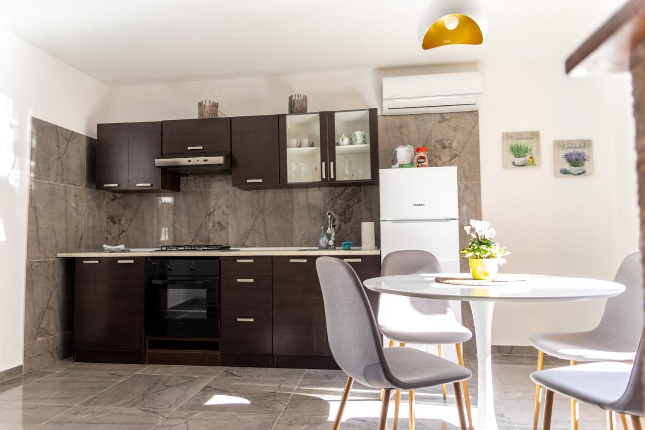 Studio Apartman Planb, Self Check In オシエク エクステリア 写真